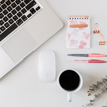 湖人主场战胜快船，取得胜利