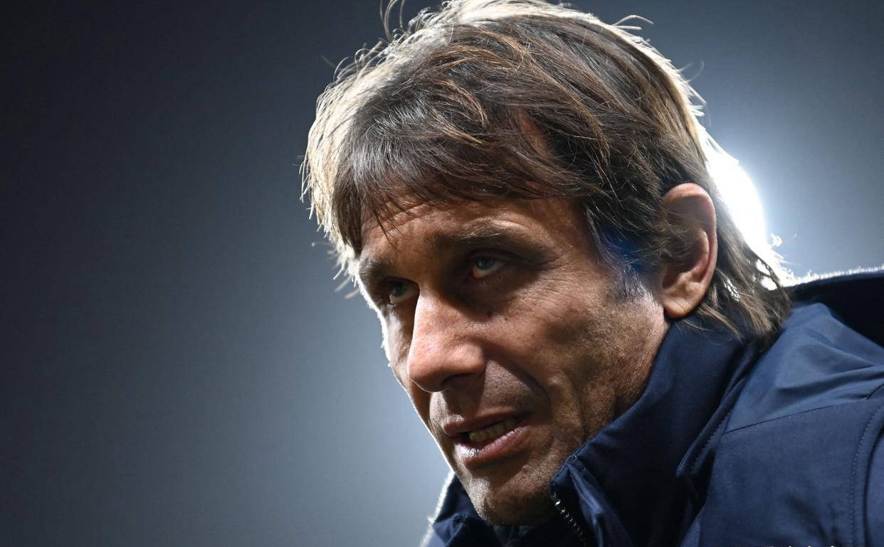 星空体育入口官网-尤文图斯主帅引发争议，球迷情绪高涨