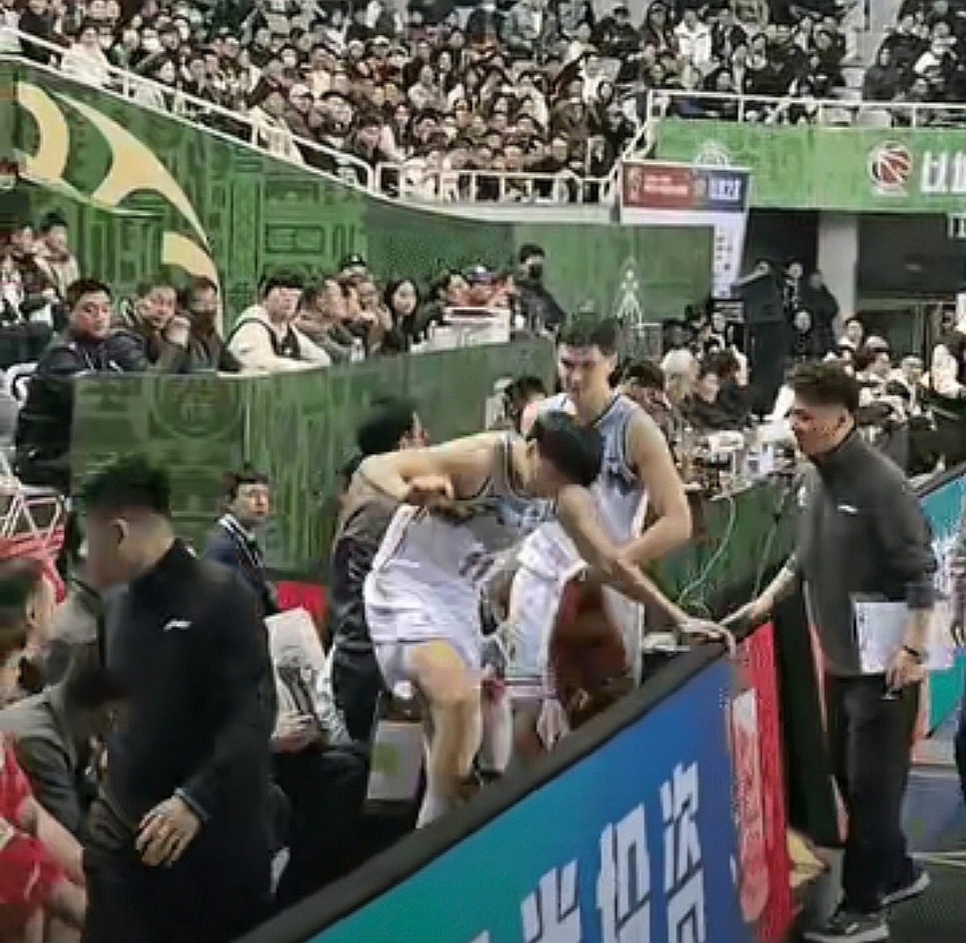 星空体育中国官网-五名球员受伤，北方墨狱备战困难的简单介绍