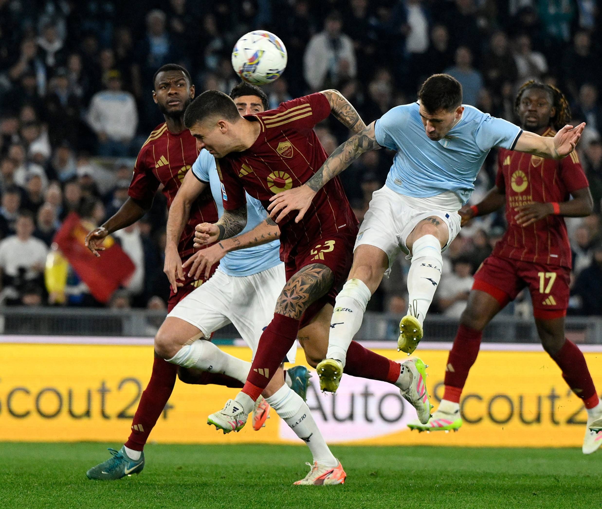 星空体育官网下载-曼联备战迎战热刺，期待赢球表现