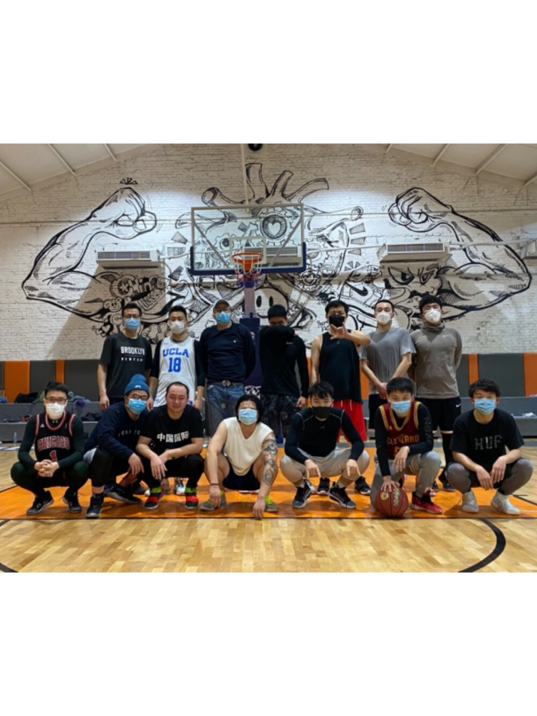 星空体育网址入口-包含篮球球员分享在社交媒体上生活点滴的词条