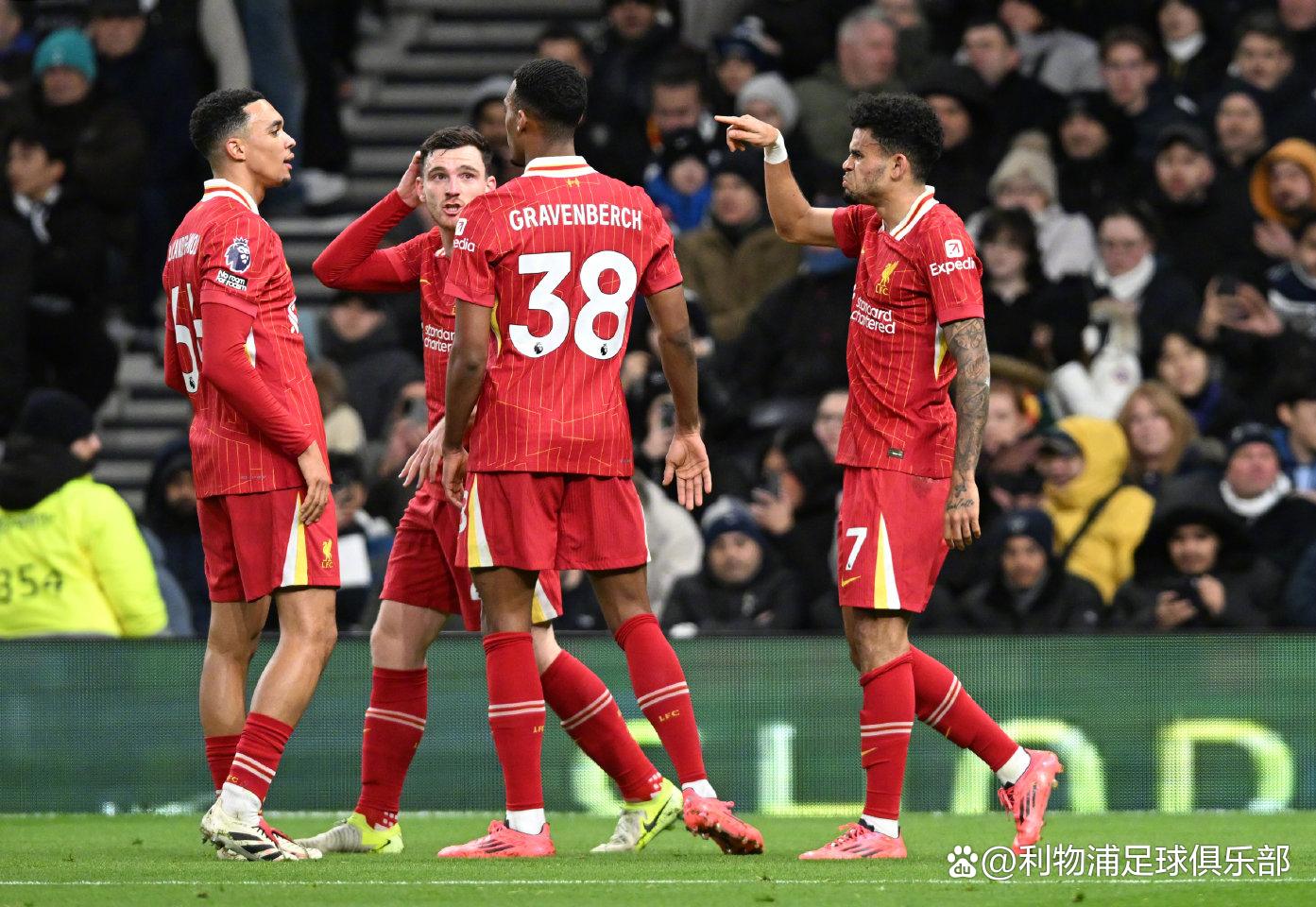 星空体育入口官网-华尔油城大获全胜，领跑积分榜稳坐第一