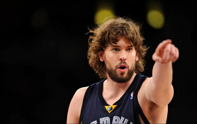 星空体育官方入口-包含三冠王之争：雄鹿与龙渊，谁能一战成名？的词条